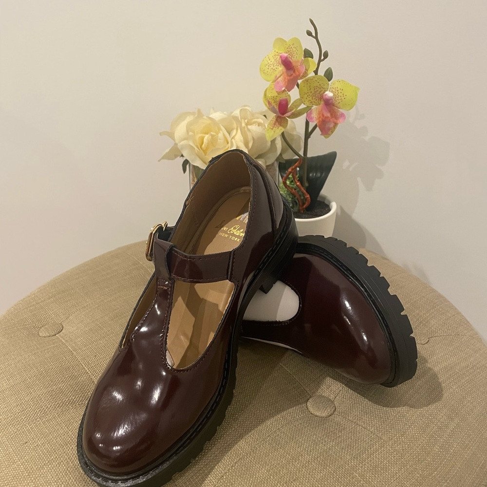 *New* Sam Edelman Burgundy and Gold T-Strap Kids Shoes - Picture 8 of 14